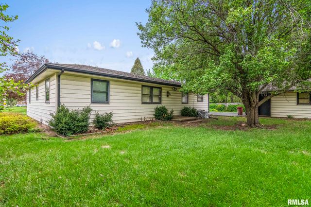 2121 E ASH Street, Springfield, IL 62703