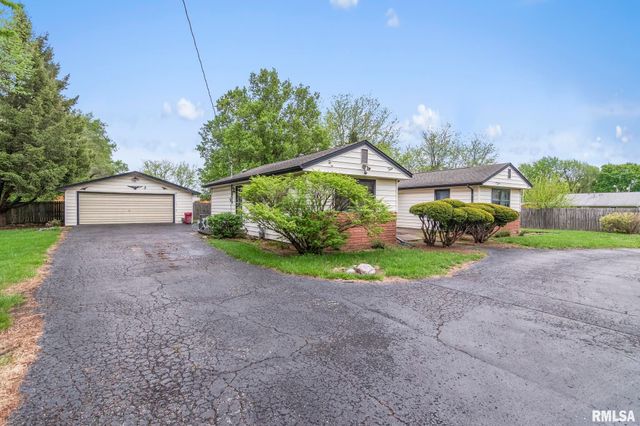 2121 E ASH Street, Springfield, IL 62703
