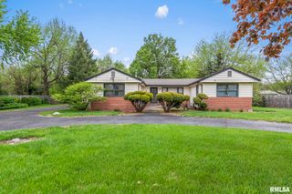 2121 E ASH Street, Springfield, IL 62703