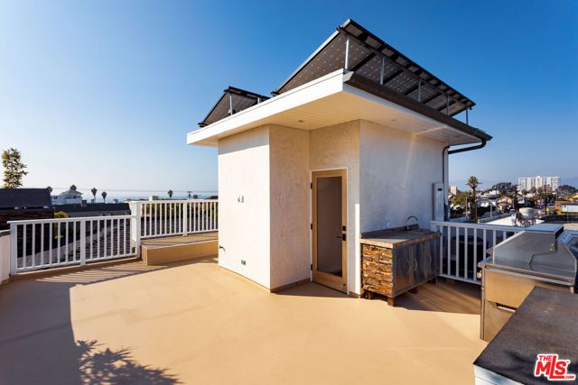 702 Pacific Ave., Venice (los Angeles), CA 90291