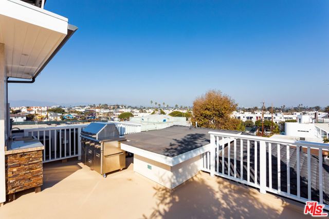 702 Pacific Ave., Venice (los Angeles), CA 90291