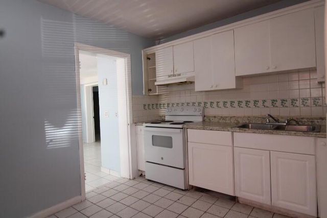 578 W 2nd Street, Riviera Beach, FL 33404