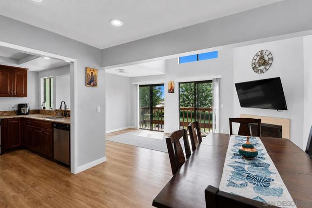 6862 Camino Berdecio, San Diego, CA 92111