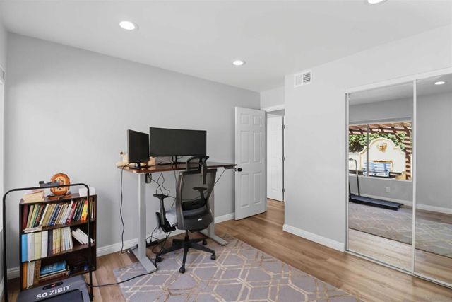 6862 Camino Berdecio, San Diego, CA 92111