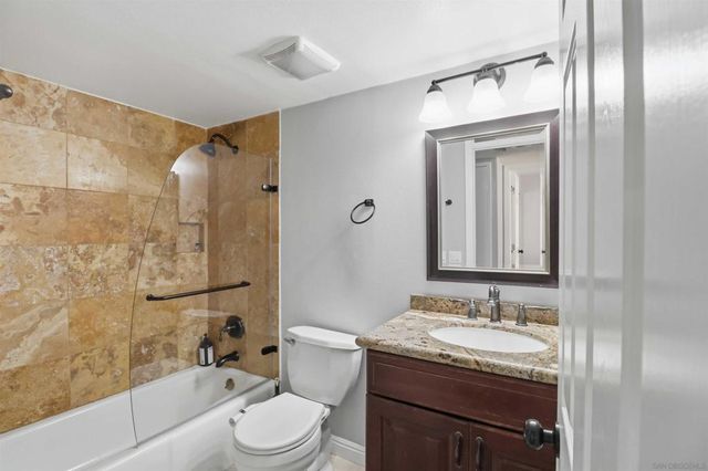 6862 Camino Berdecio, San Diego, CA 92111