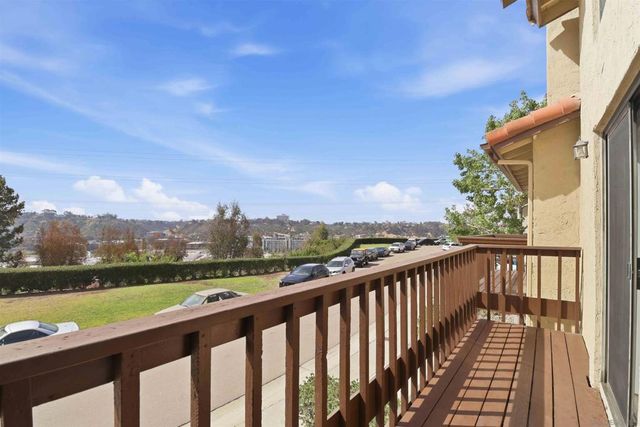 6862 Camino Berdecio, San Diego, CA 92111