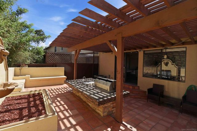 6862 Camino Berdecio, San Diego, CA 92111