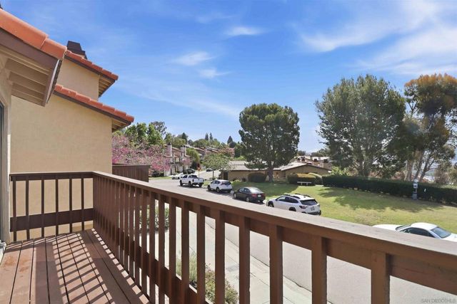 6862 Camino Berdecio, San Diego, CA 92111