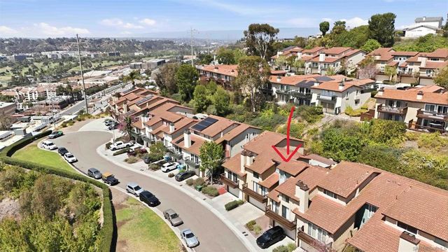6862 Camino Berdecio, San Diego, CA 92111