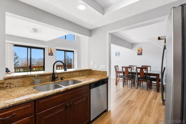 6862 Camino Berdecio, San Diego, CA 92111