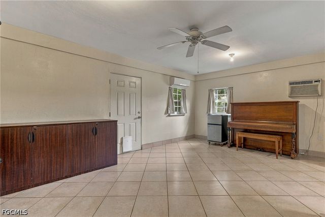 2225 SE 2nd ST, Cape Coral, FL 33990