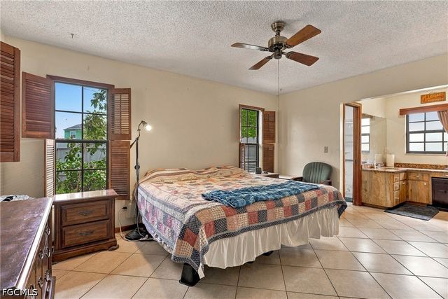 2225 SE 2nd ST, Cape Coral, FL 33990