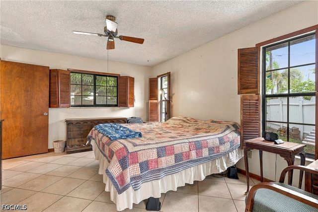 2225 SE 2nd ST, Cape Coral, FL 33990