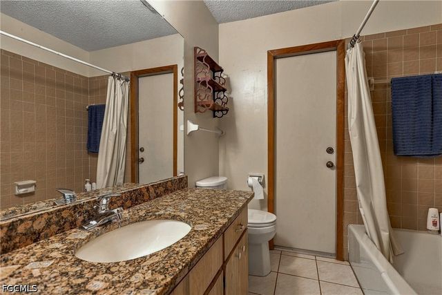 2225 SE 2nd ST, Cape Coral, FL 33990