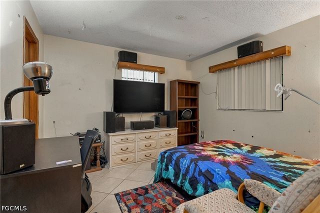 2225 SE 2nd ST, Cape Coral, FL 33990