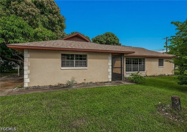 2225 SE 2nd ST, Cape Coral, FL 33990