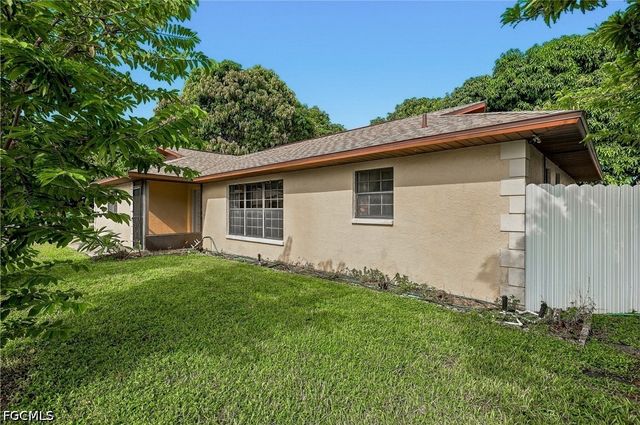 2225 SE 2nd ST, Cape Coral, FL 33990