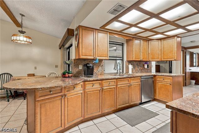 2225 SE 2nd ST, Cape Coral, FL 33990