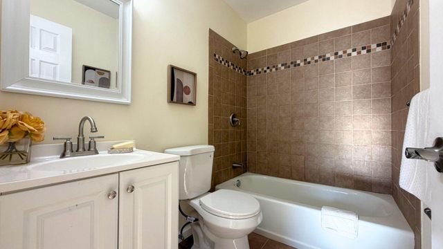370 BOLTON RD, Hightstown, NJ 08520