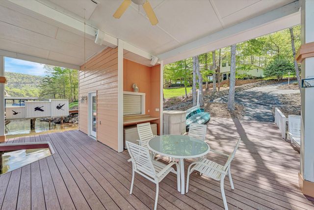 250 Deerwood DR, Huddleston, VA 24104