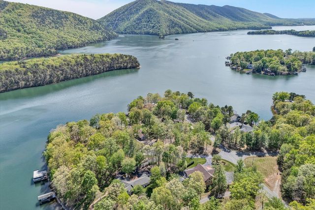 250 Deerwood DR, Huddleston, VA 24104
