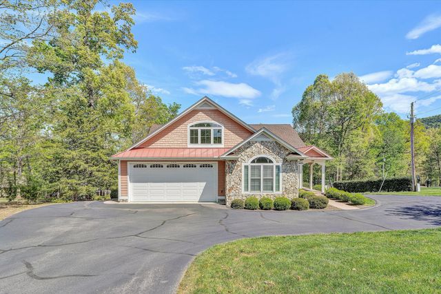 250 Deerwood DR, Huddleston, VA 24104