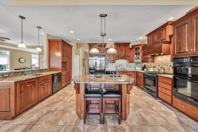 250 Deerwood DR, Huddleston, VA 24104
