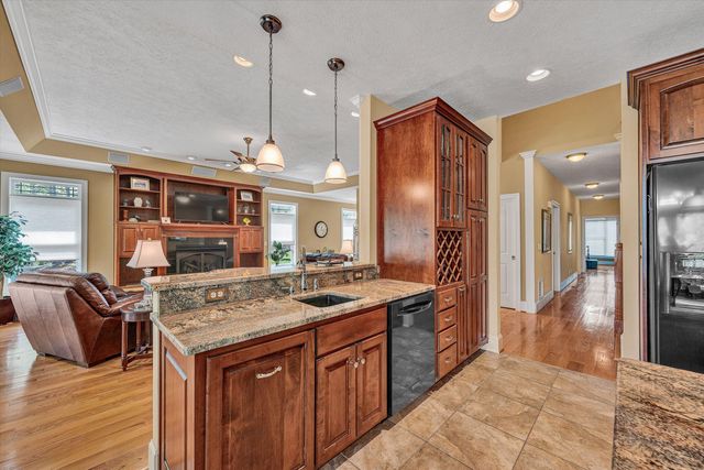 250 Deerwood DR, Huddleston, VA 24104