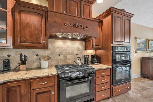 250 Deerwood DR, Huddleston, VA 24104