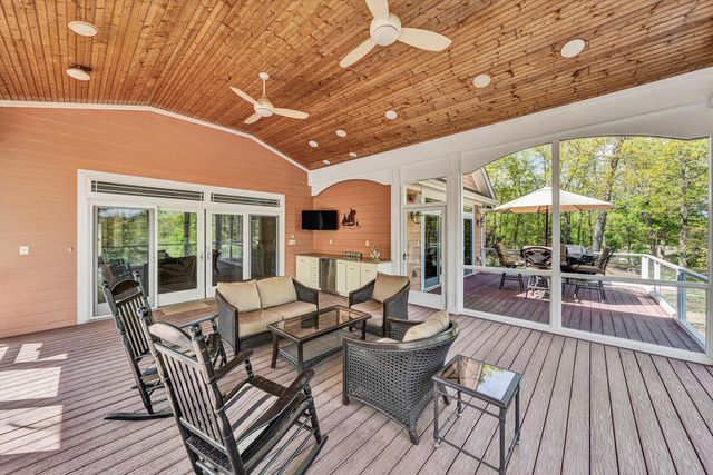 250 Deerwood DR, Huddleston, VA 24104