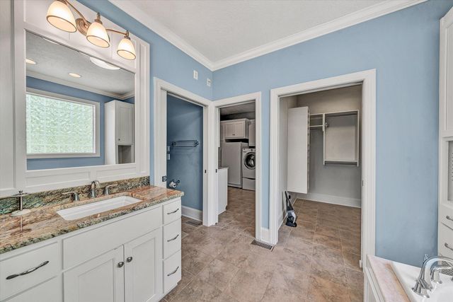 250 Deerwood DR, Huddleston, VA 24104