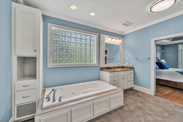 250 Deerwood DR, Huddleston, VA 24104