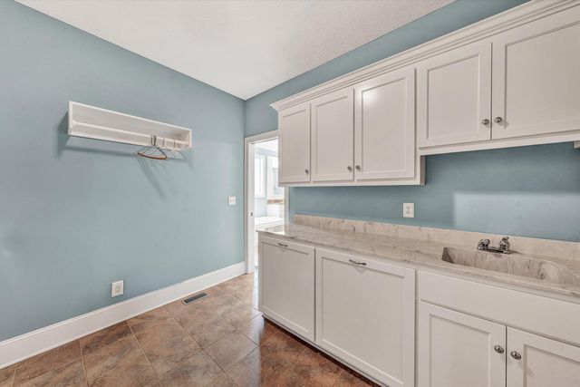 250 Deerwood DR, Huddleston, VA 24104