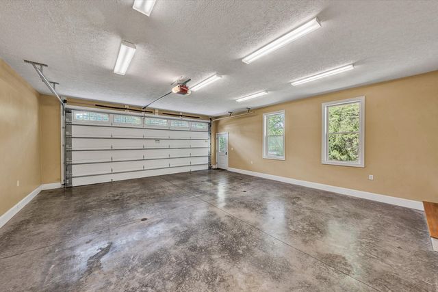 250 Deerwood DR, Huddleston, VA 24104