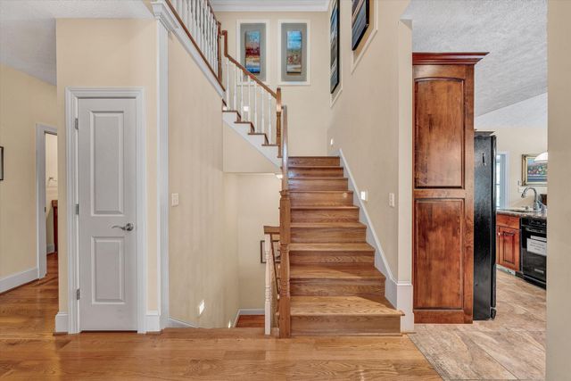 250 Deerwood DR, Huddleston, VA 24104