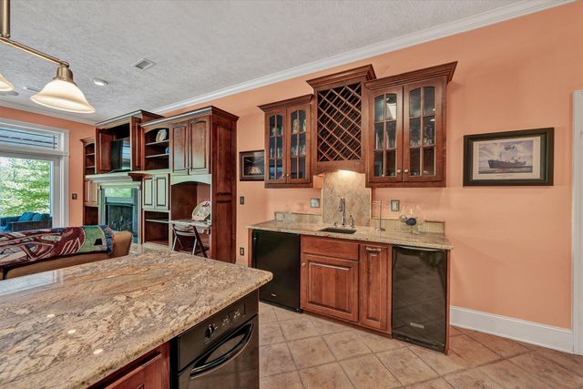 250 Deerwood DR, Huddleston, VA 24104