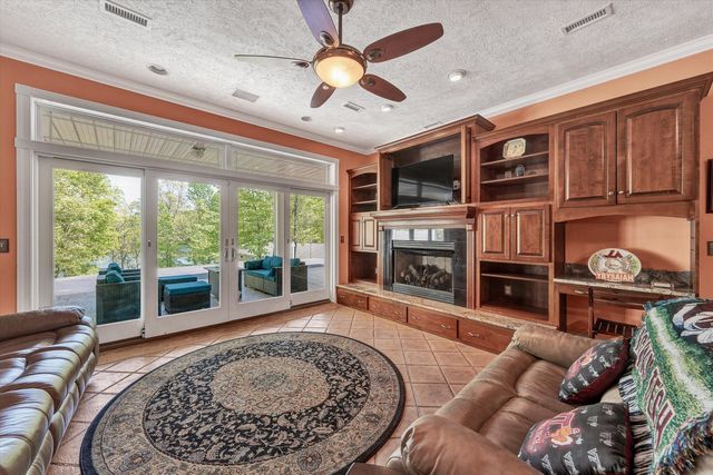 250 Deerwood DR, Huddleston, VA 24104