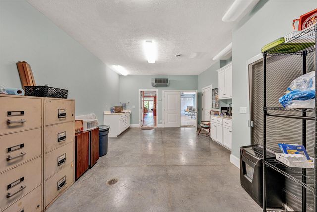 250 Deerwood DR, Huddleston, VA 24104