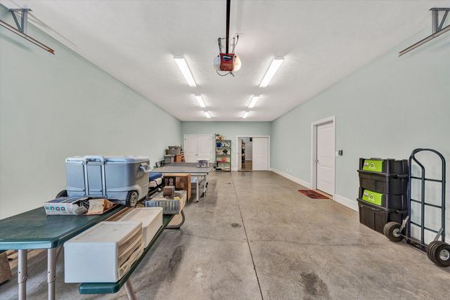 250 Deerwood DR, Huddleston, VA 24104