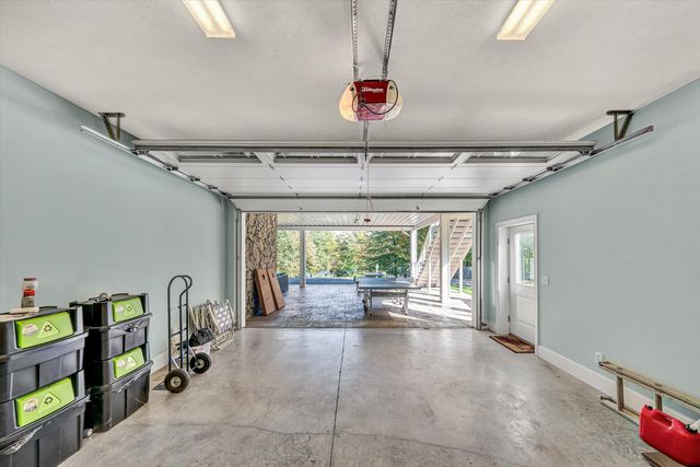 250 Deerwood DR, Huddleston, VA 24104