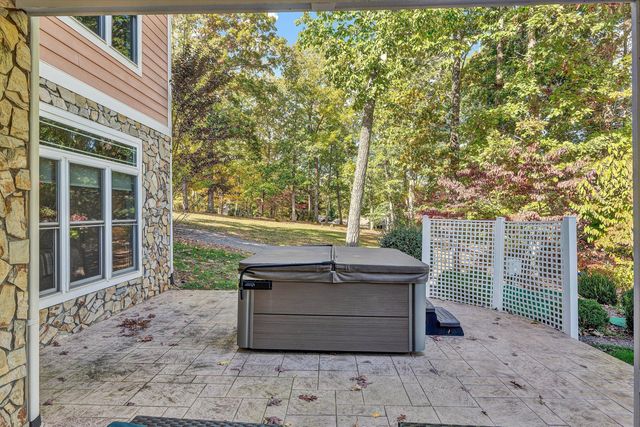 250 Deerwood DR, Huddleston, VA 24104