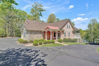 250 Deerwood DR, Huddleston, VA 24104