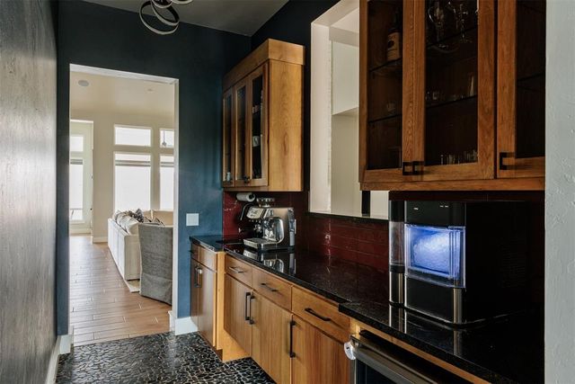 1140 Gateway Bridge Road, Edmond, OK 73034