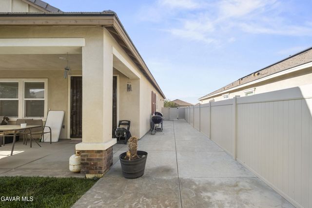 6320 Oldfield Street, Lancaster, CA 93536