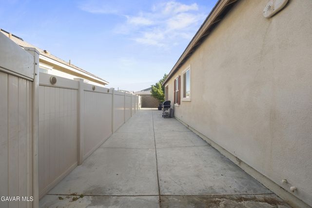 6320 Oldfield Street, Lancaster, CA 93536
