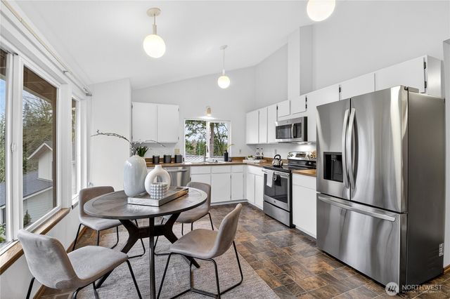 11723 NE 100th Place, Kirkland, WA 98033