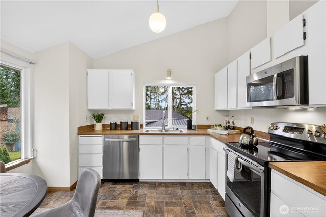 11723 NE 100th Place, Kirkland, WA 98033