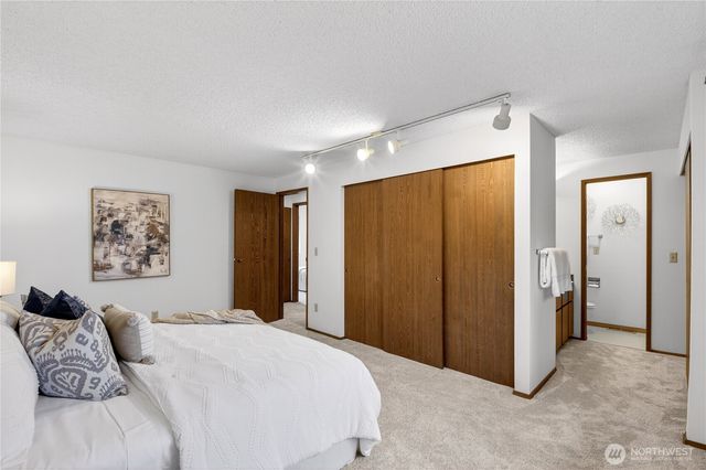 11723 NE 100th Place, Kirkland, WA 98033