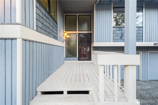 11723 NE 100th Place, Kirkland, WA 98033