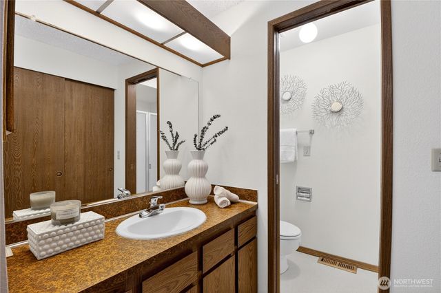 11723 NE 100th Place, Kirkland, WA 98033